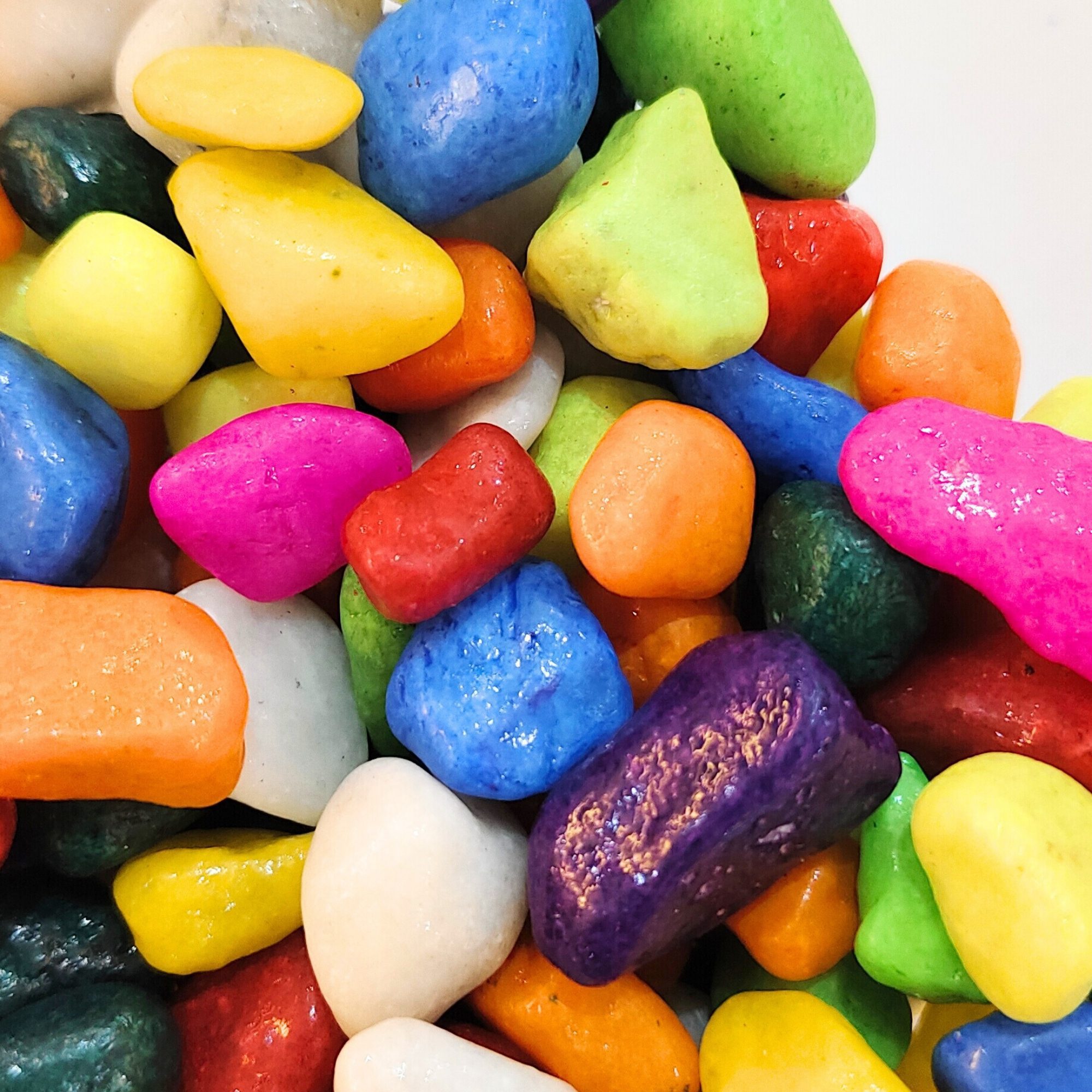 Decorative Multicolor Aquarium Pebbles Gravel – 1 kg Polished Stones for Fish Tank, Vase Filler, Terrarium & Home Décor